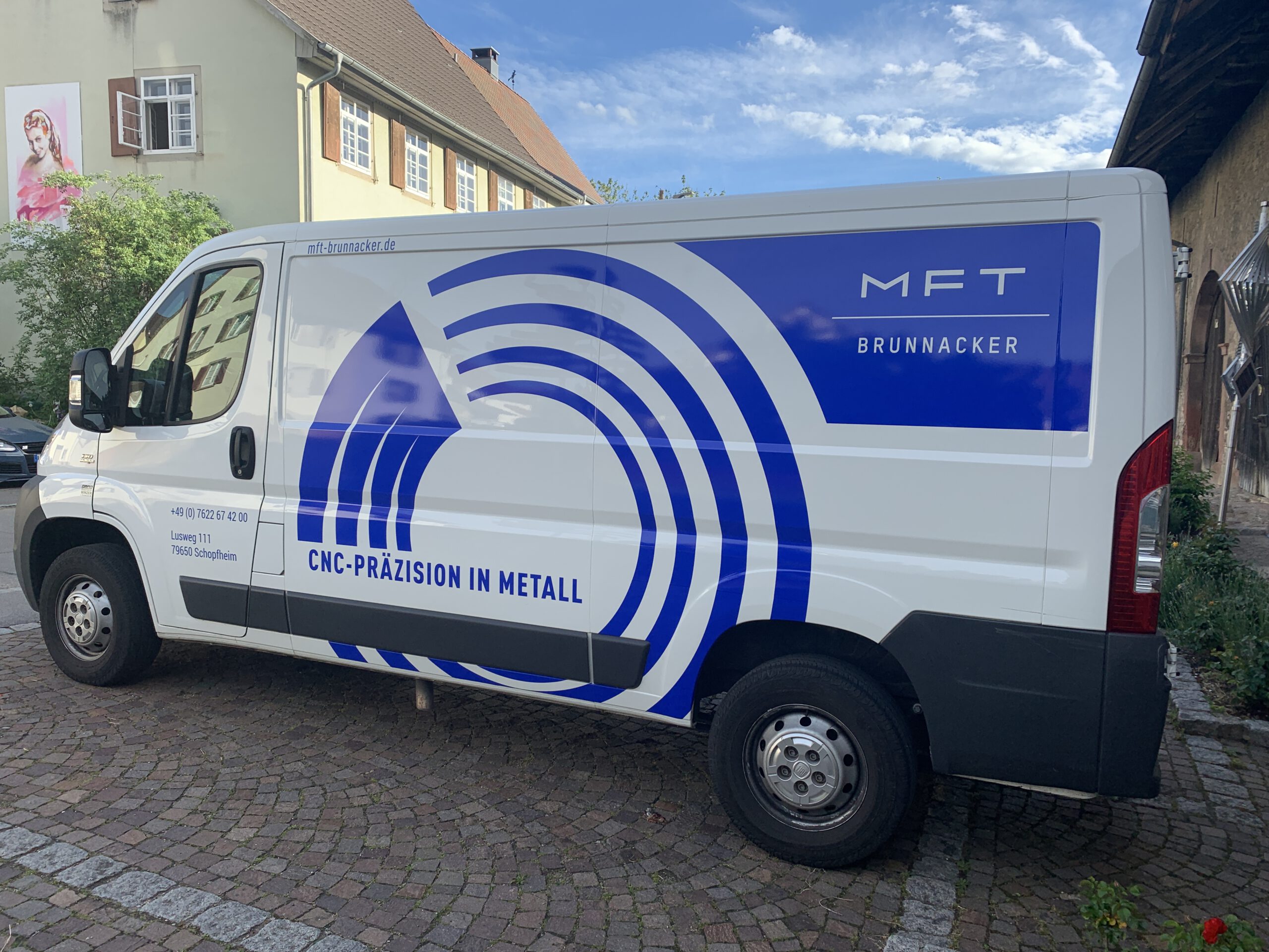 Schaufenstergestaltung und Glasdekor - reell werbung