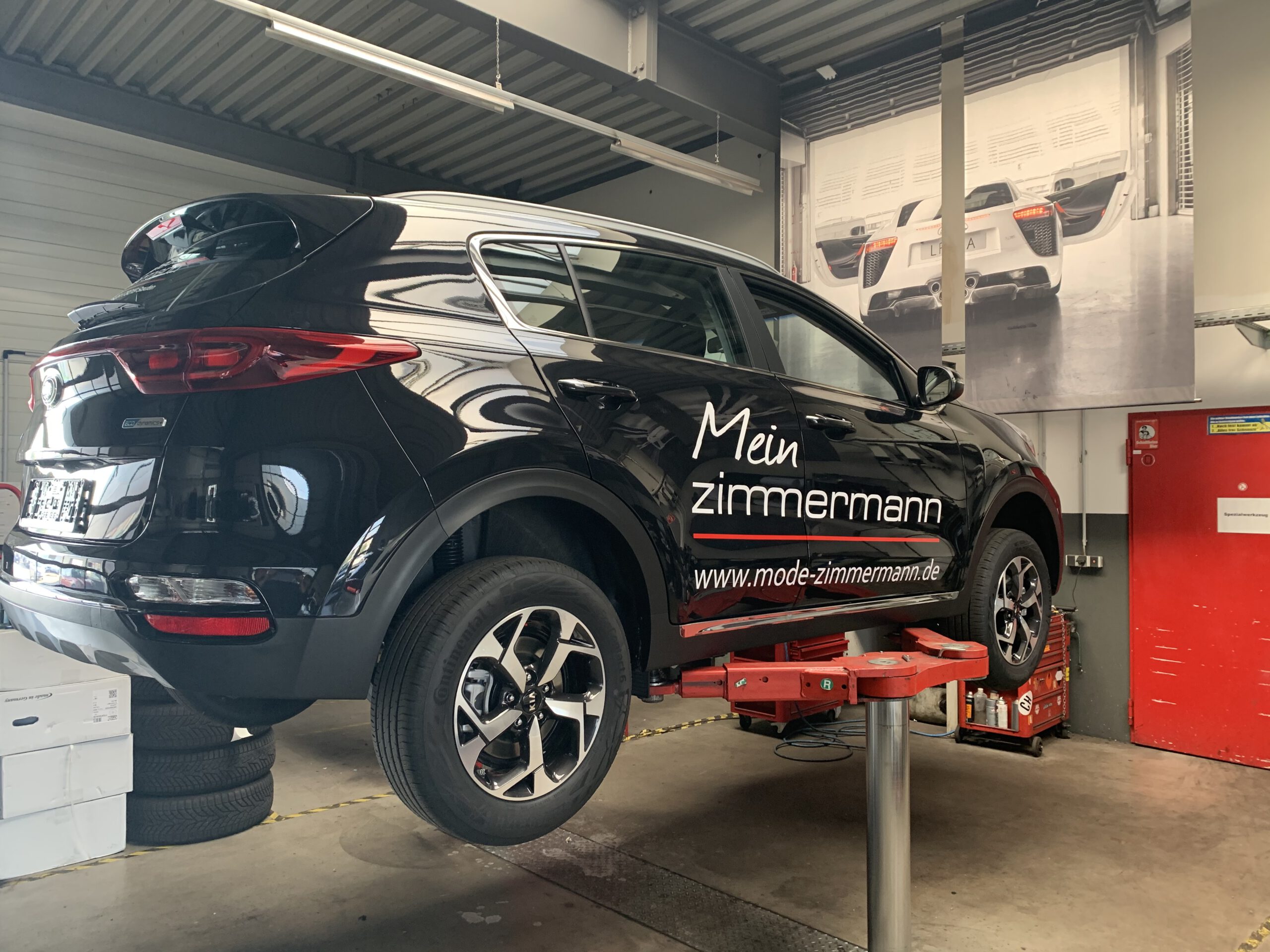 Professionelle Fahrzeugbeschriftung Fuhrpark - reell werbung
