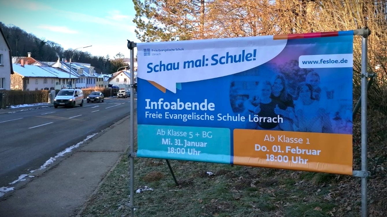 Außenwerbung Großformat Banner - reell werbung