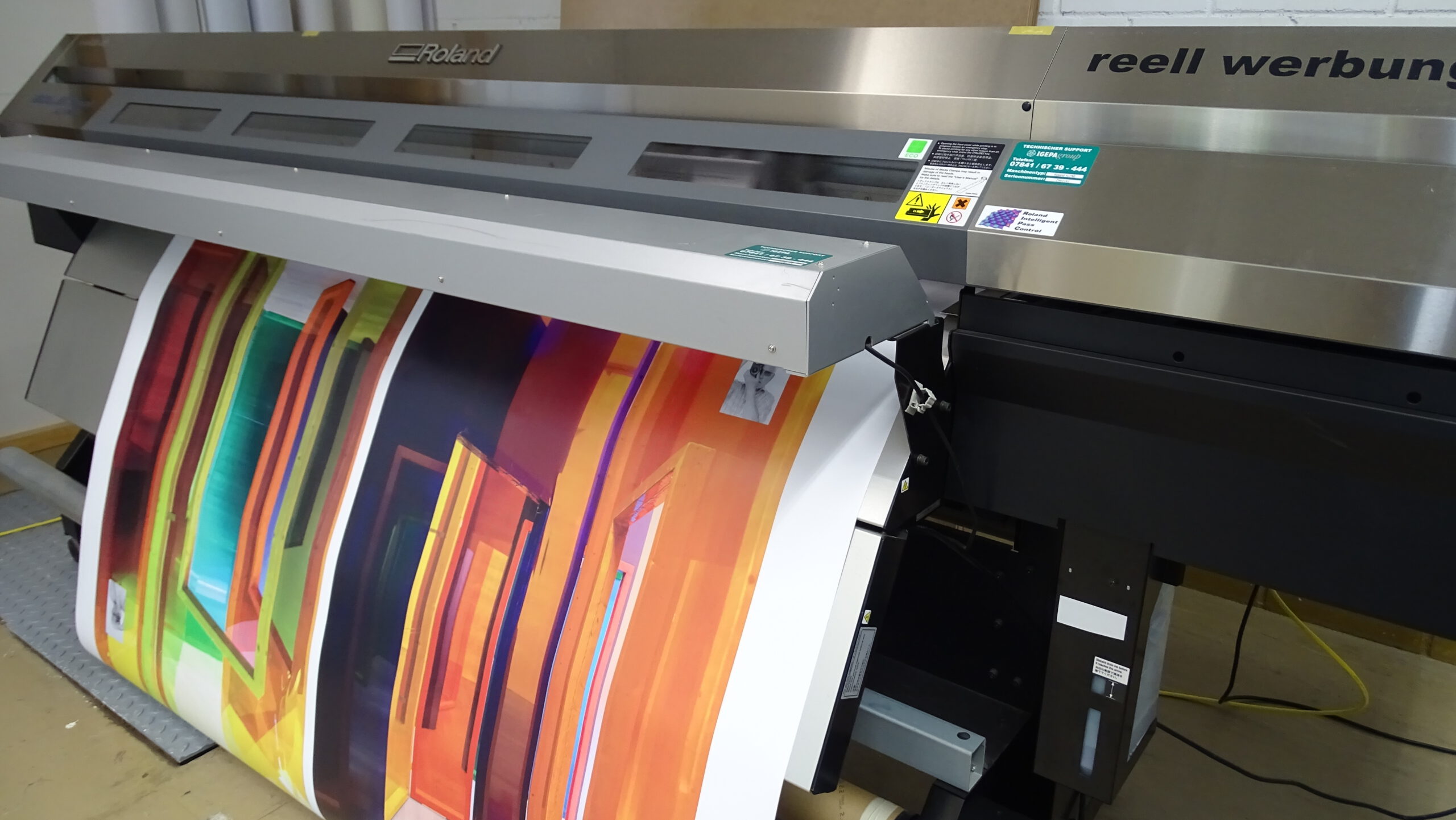Hauseigene Digitaldruckerei Produktion - reell werbung