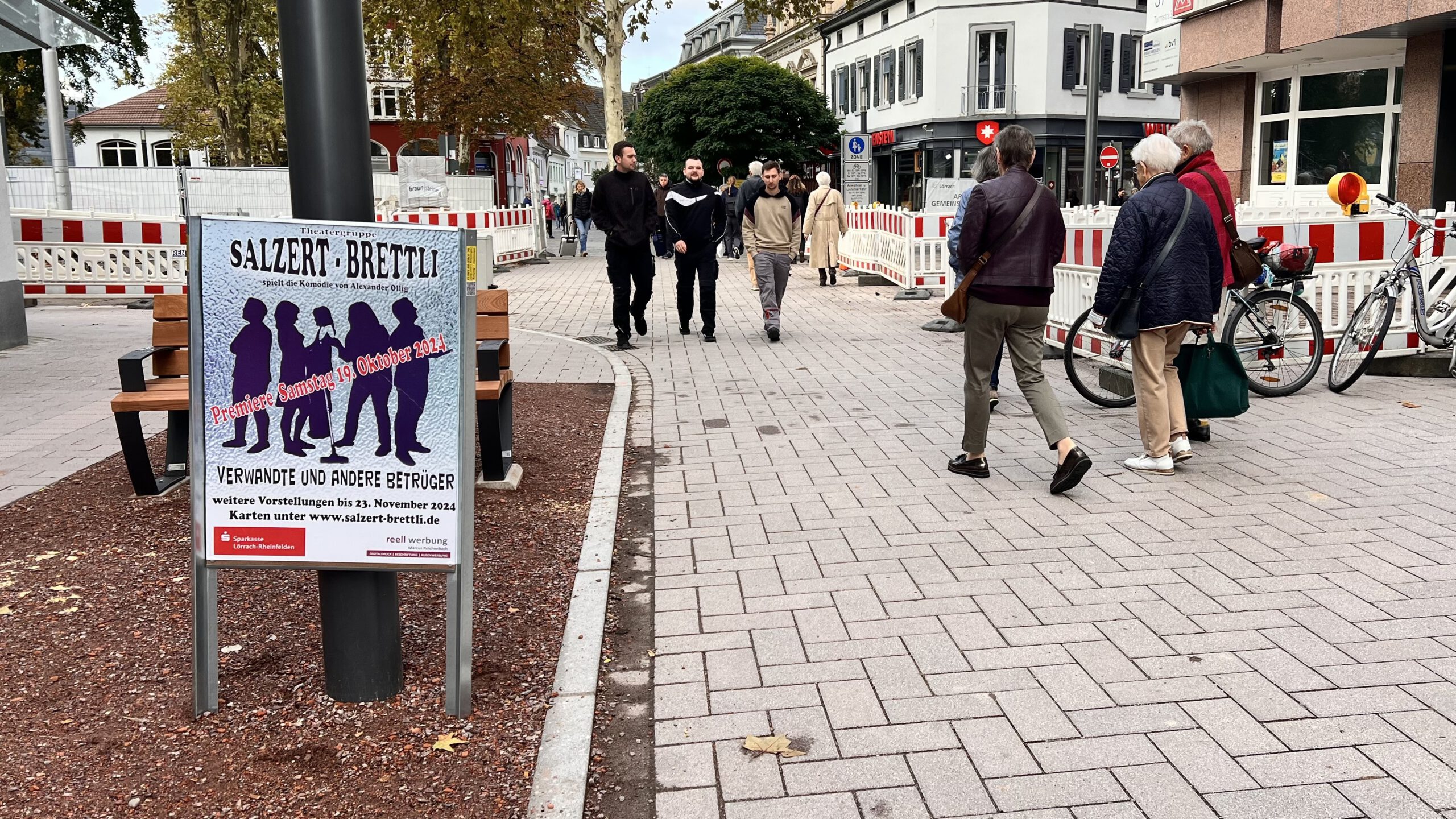 Außenwerbung Dreiecksständer Innenstadt - reell werbung